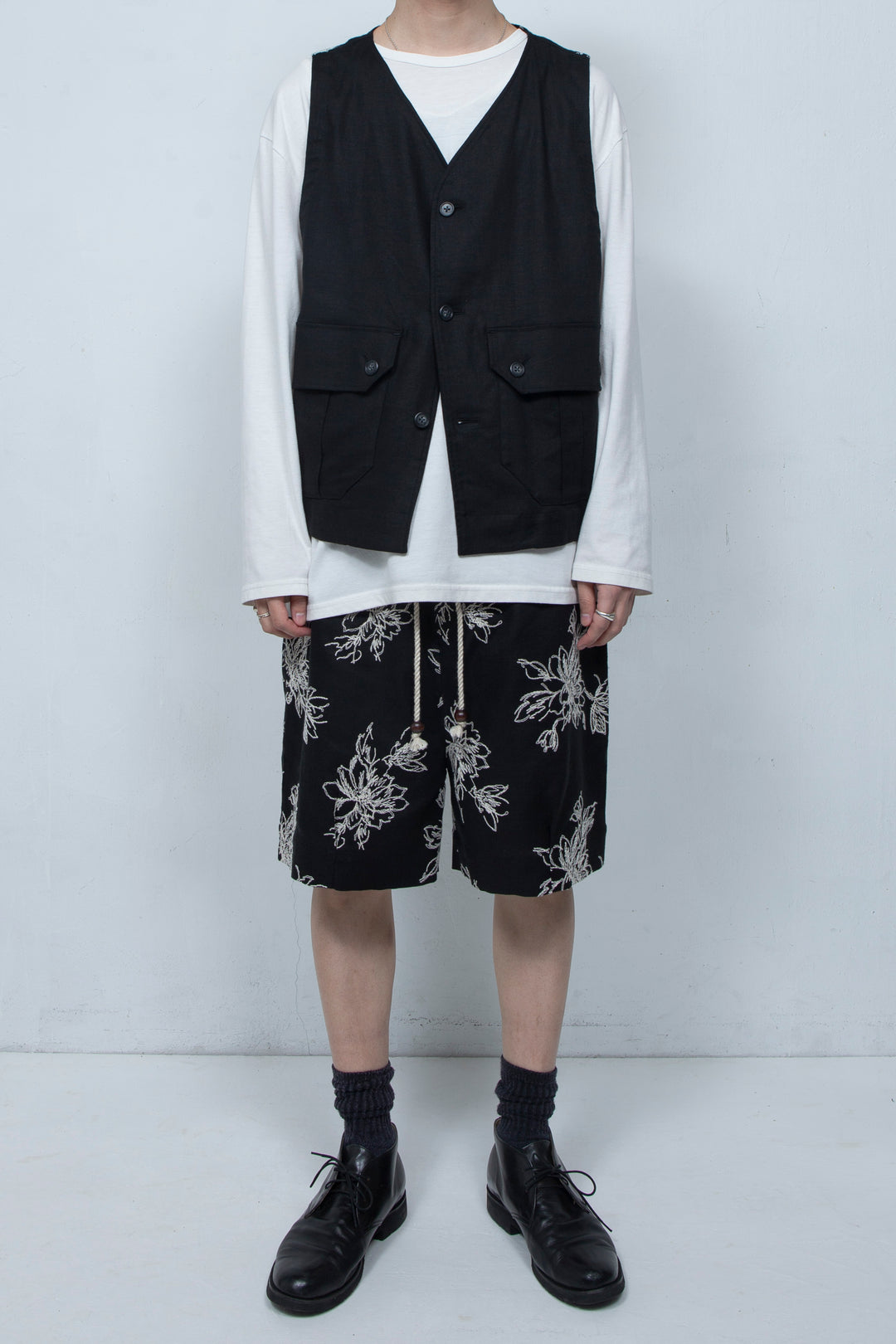 Floral patterns vest Black