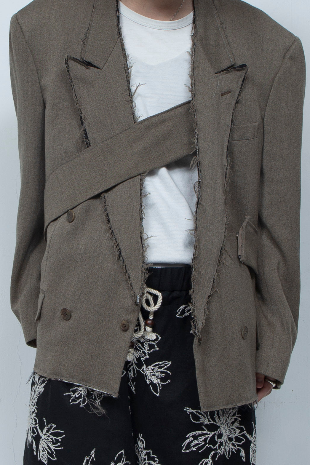 DAMAGE BELTED JACKET