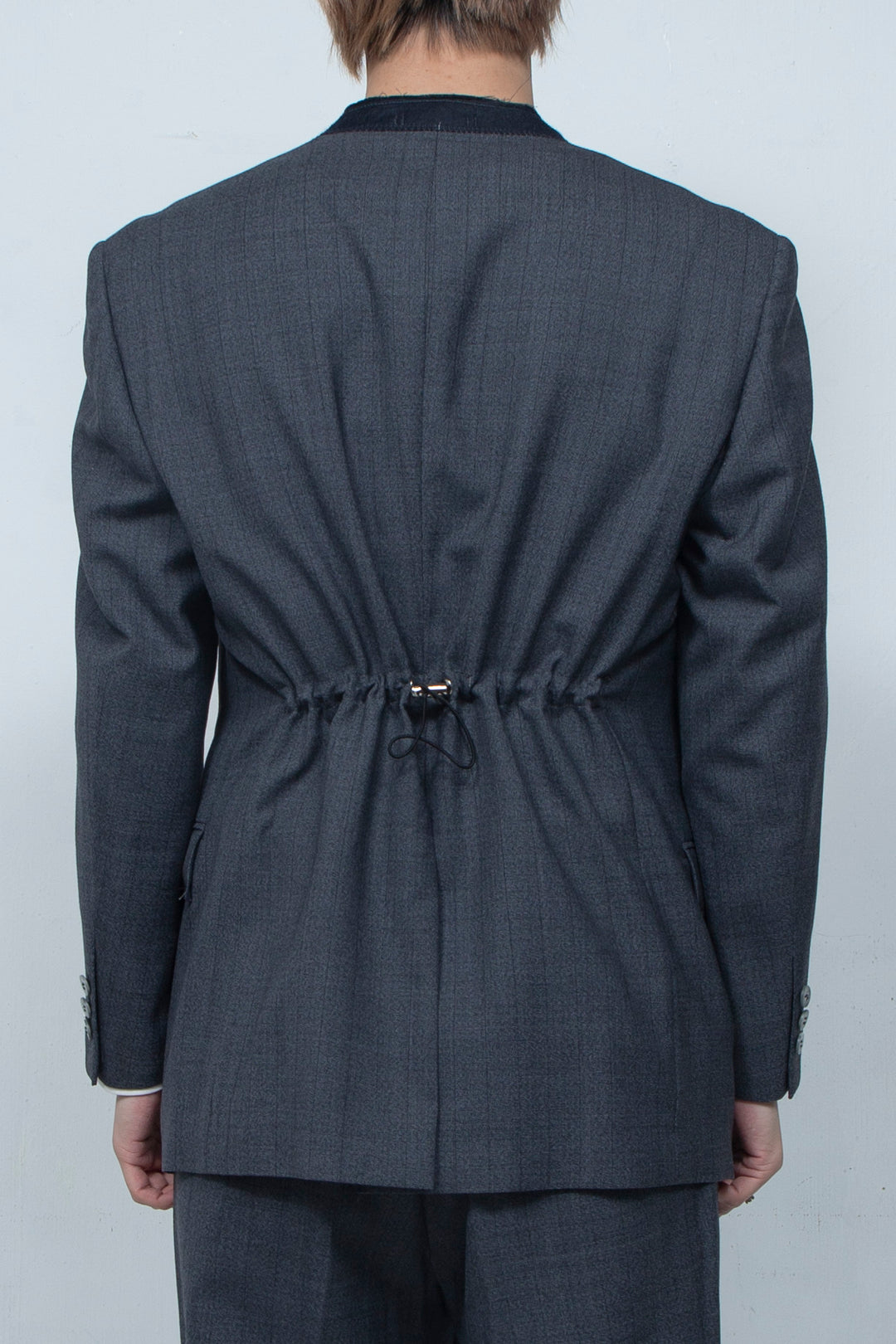 COLLARLESS ADJUSTABLE JACKET GREY