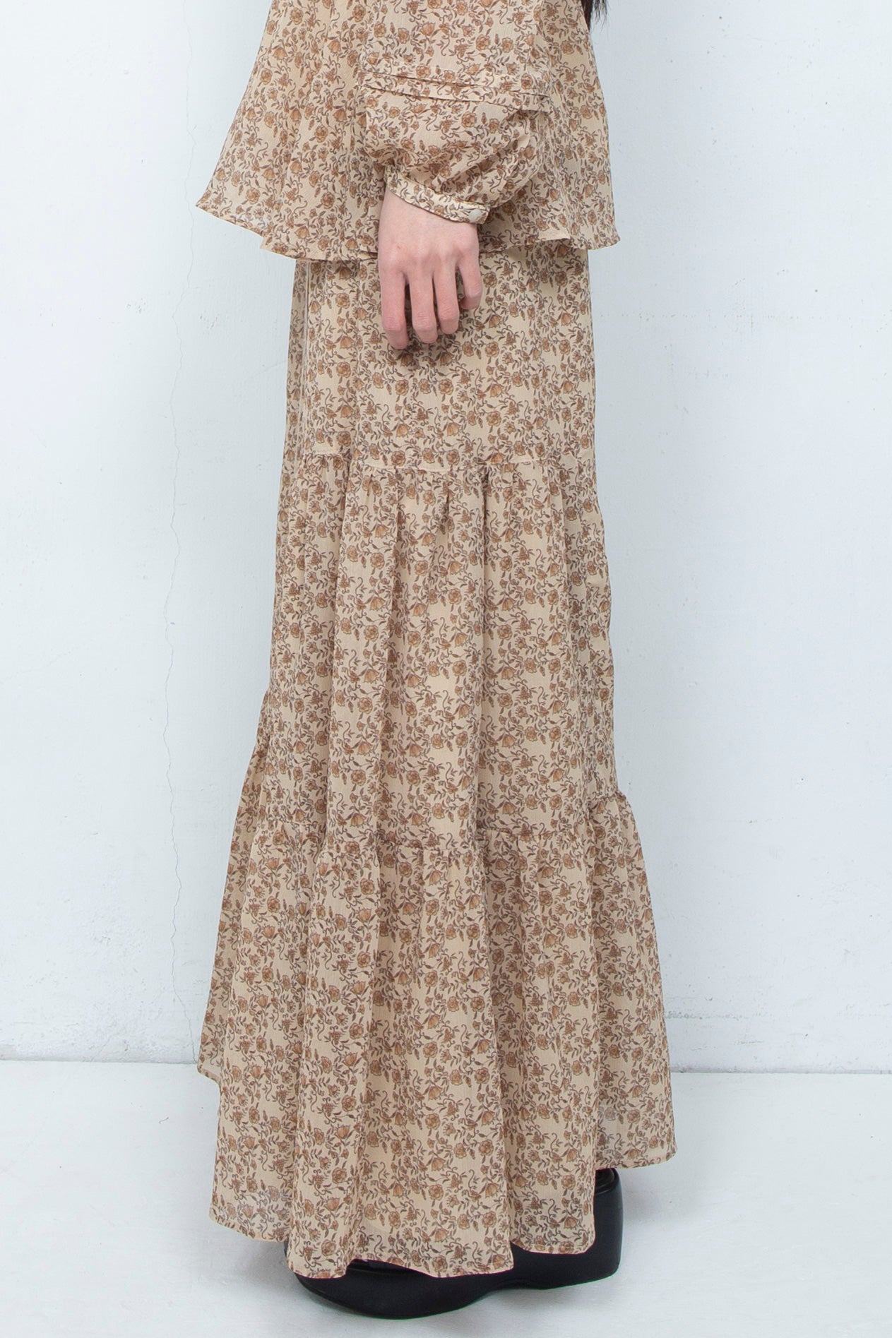 スカート ritsu 2-Way tuck frill high waist skirt 2-WAY CRINKLE TUCK RUFFLE HIGH WAIST MAXI SKIRT (FLORAL)／ritsu