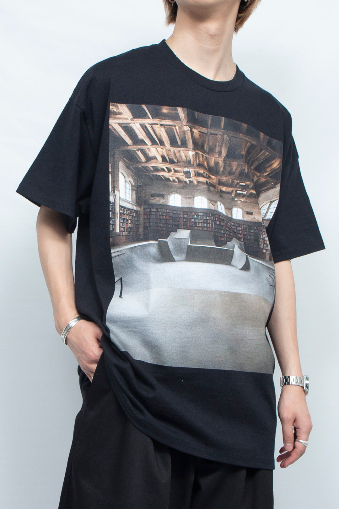 Impossible world Tee Black