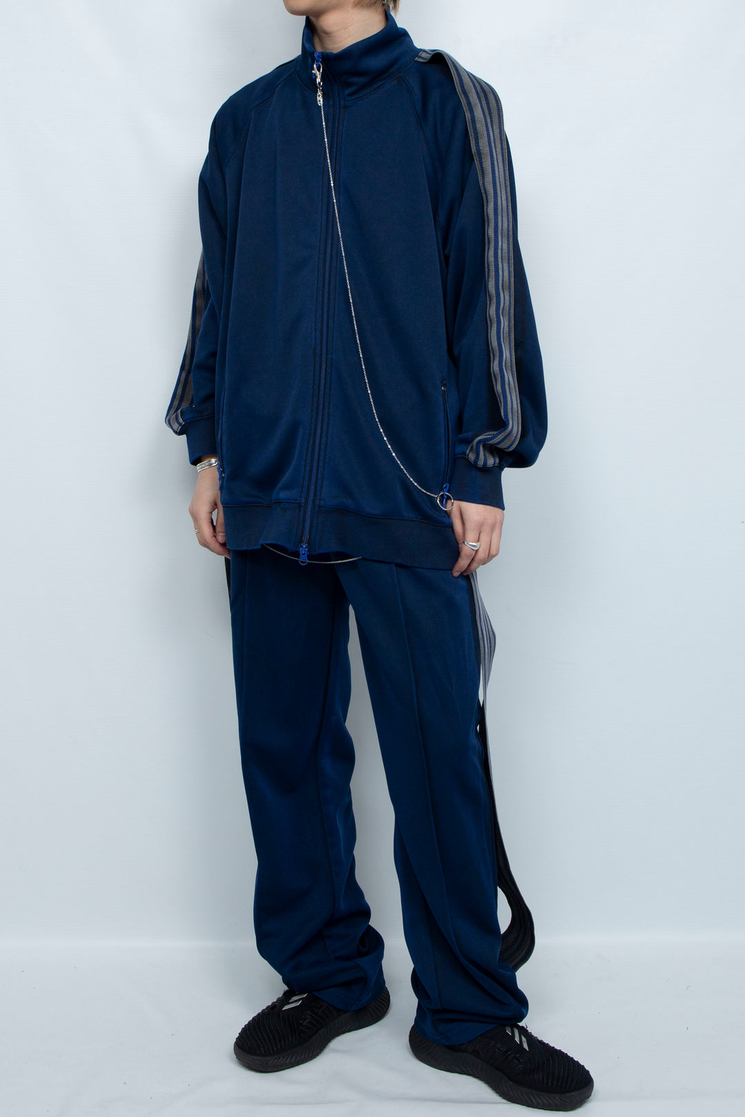 PIGMENT-DYED DISTRESSED TRACK TROUSERS BLUE