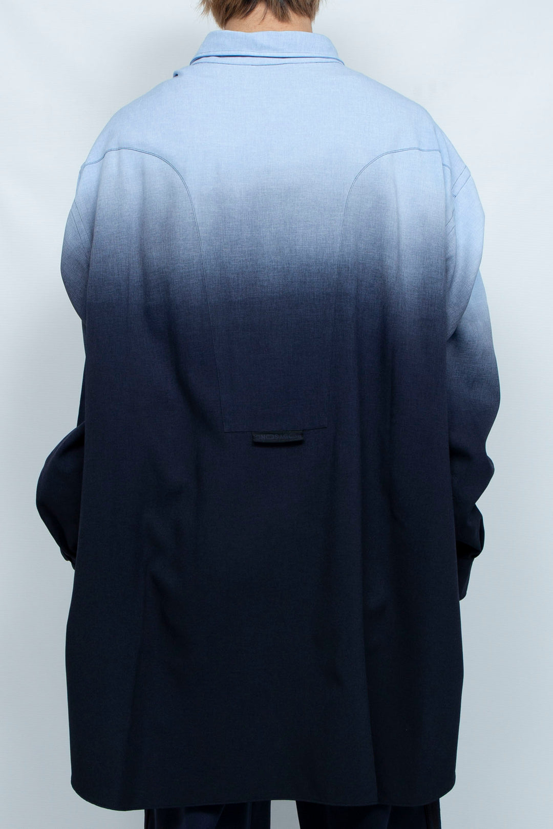 BEAUTIFUL GRADIENT DEFORMATION SHIRT BLUE