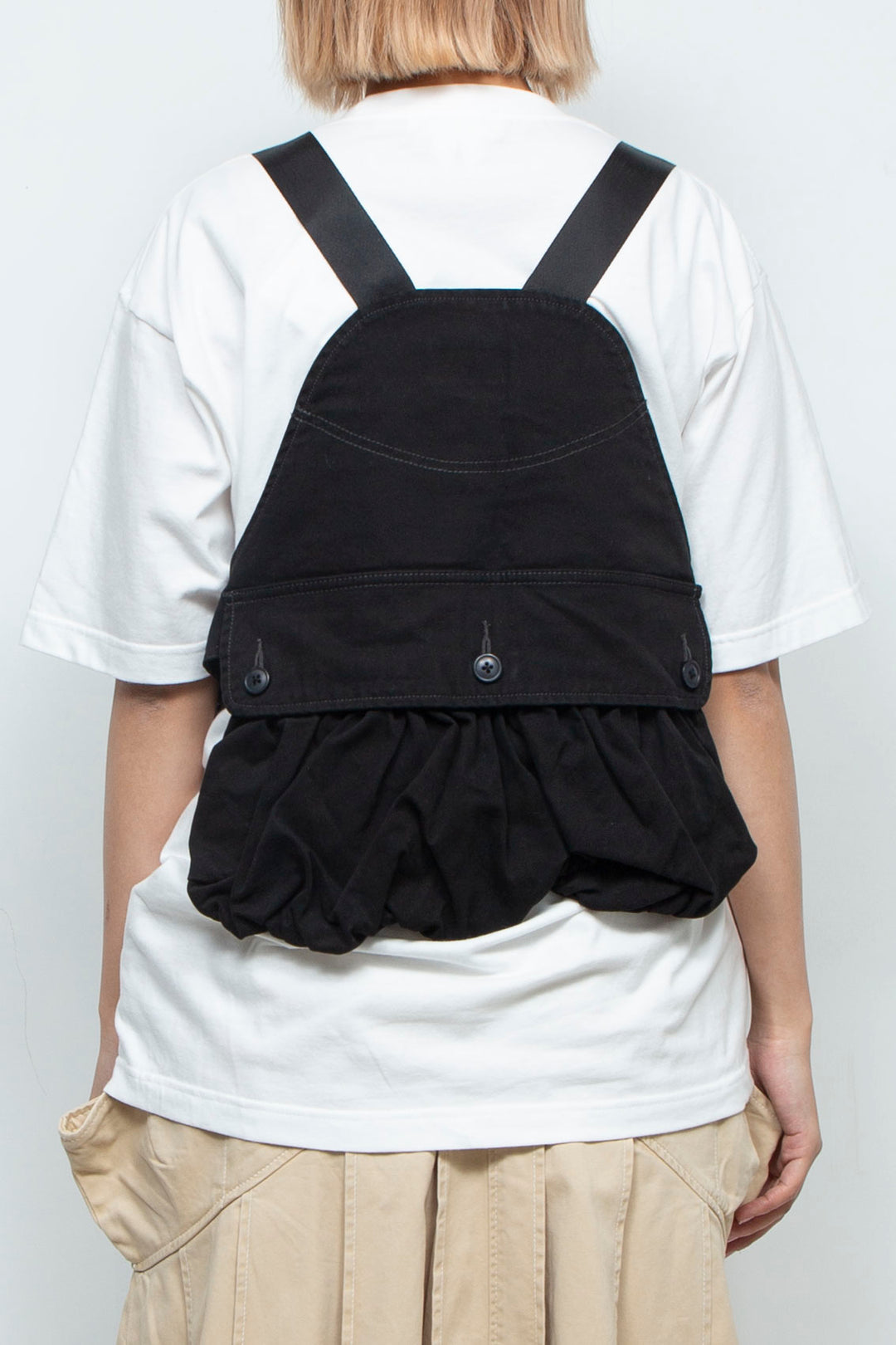 look-forward vest black