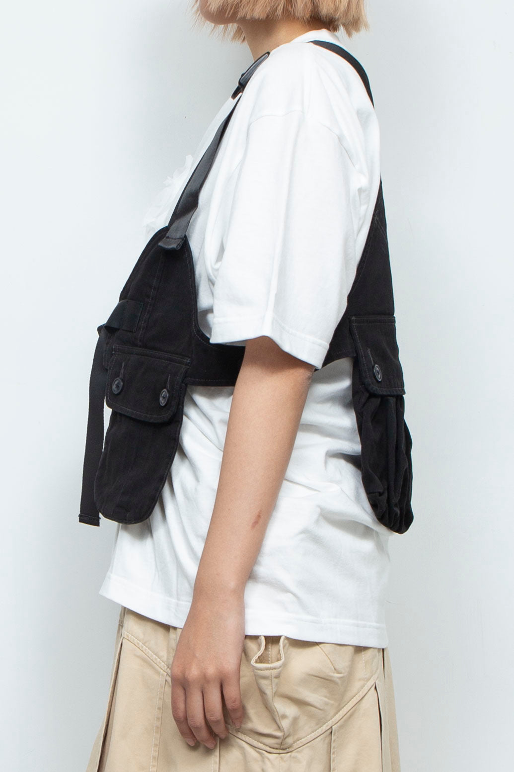 look-forward vest black