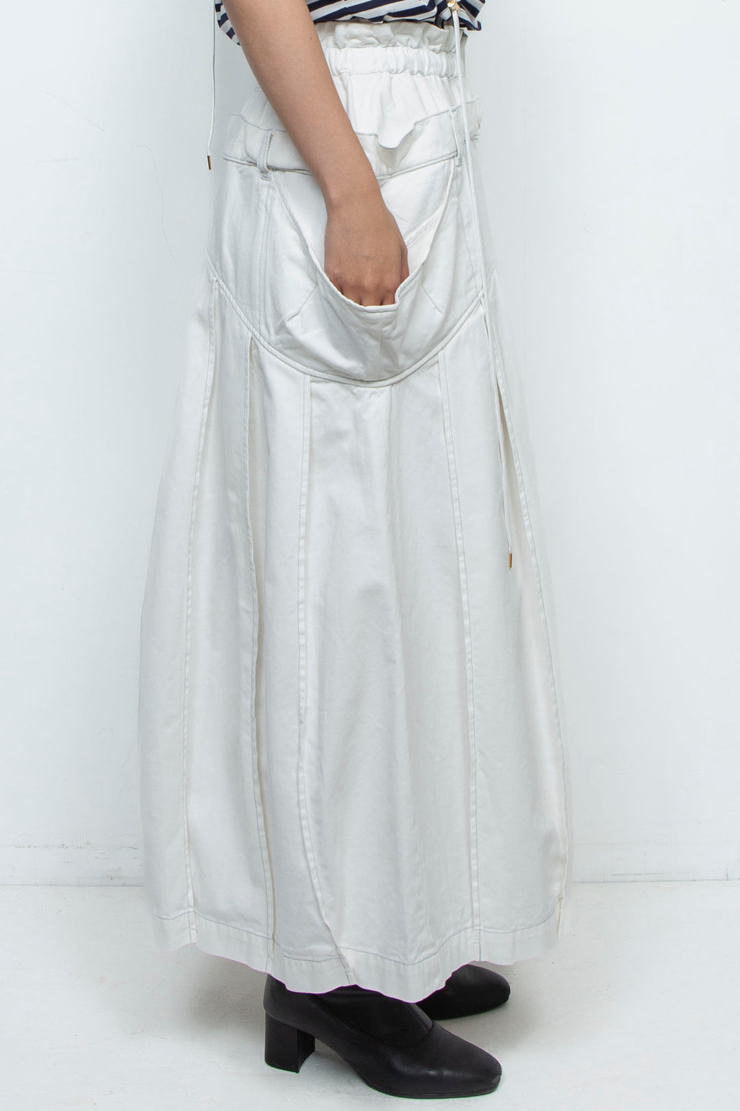 look-forward skirt white