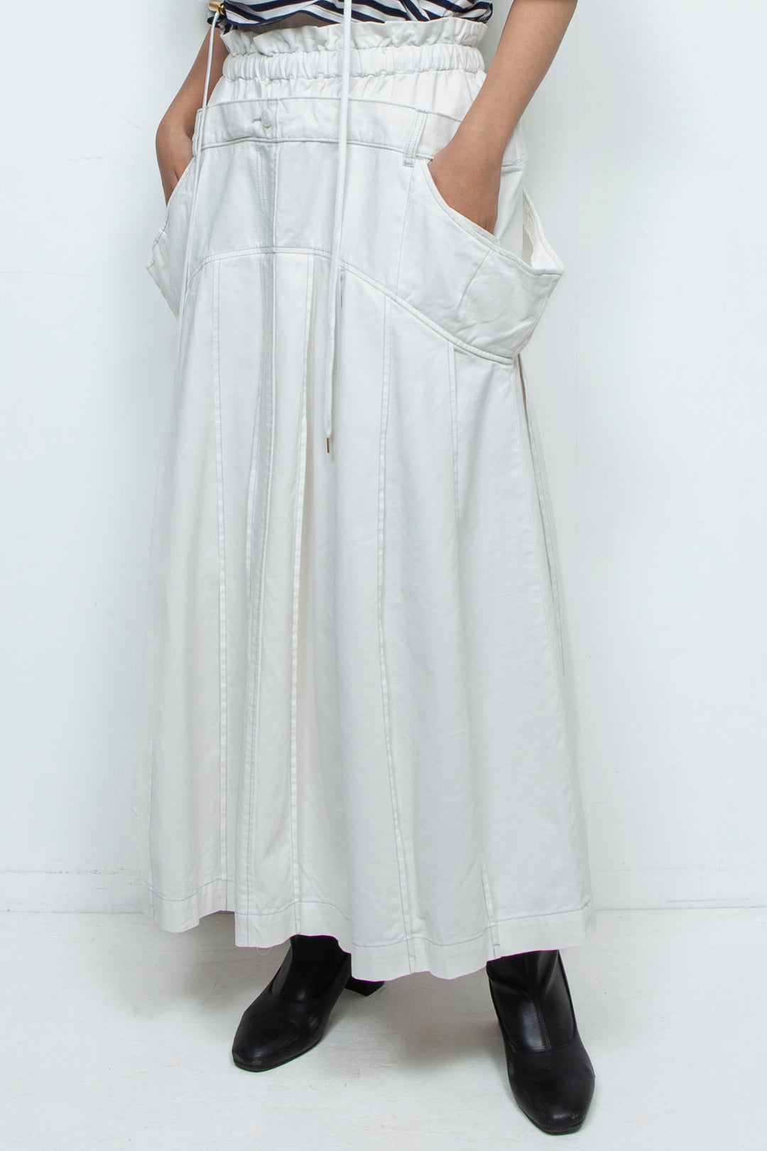 look-forward skirt white