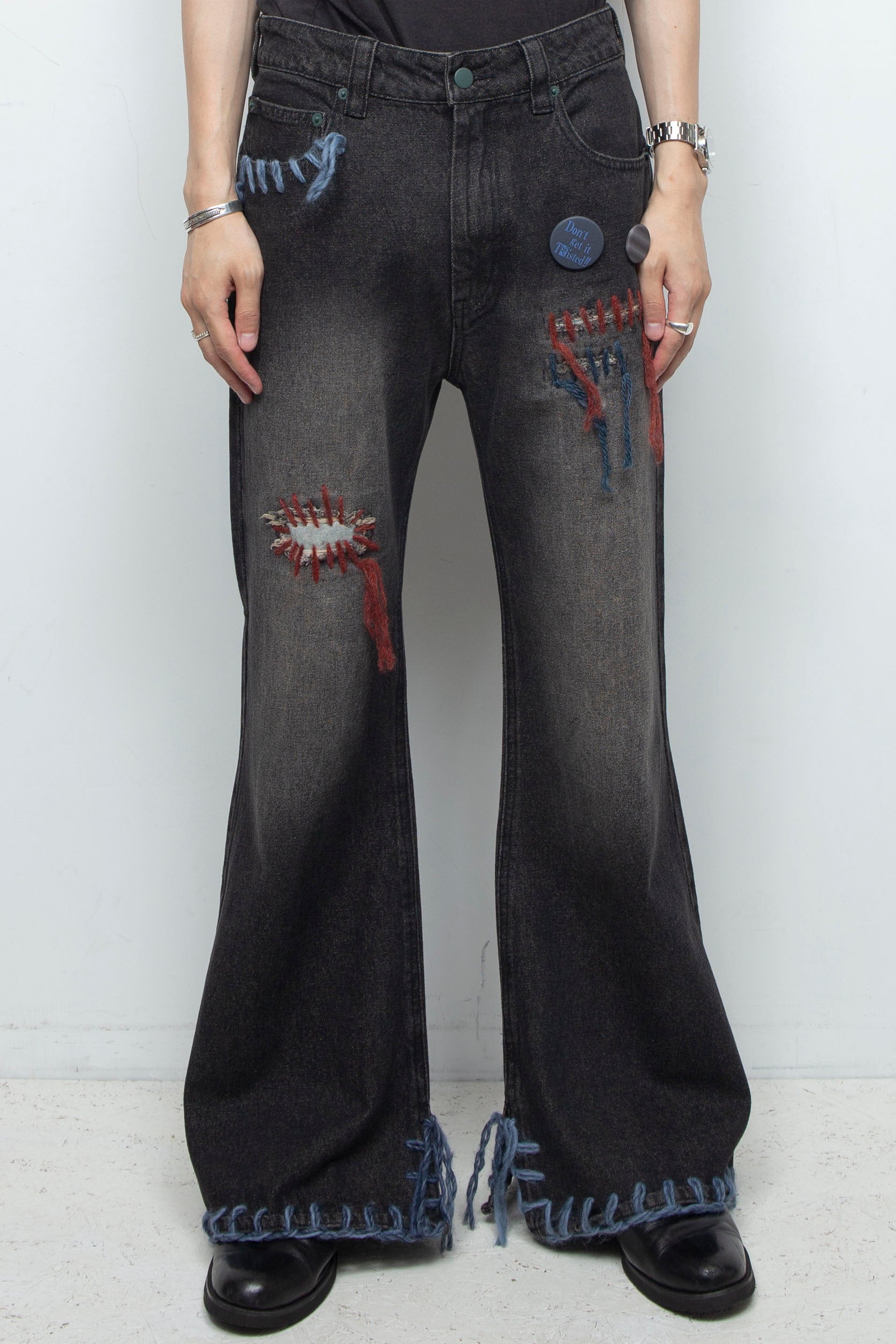 twist TΣist badge デニム フレアパンツ