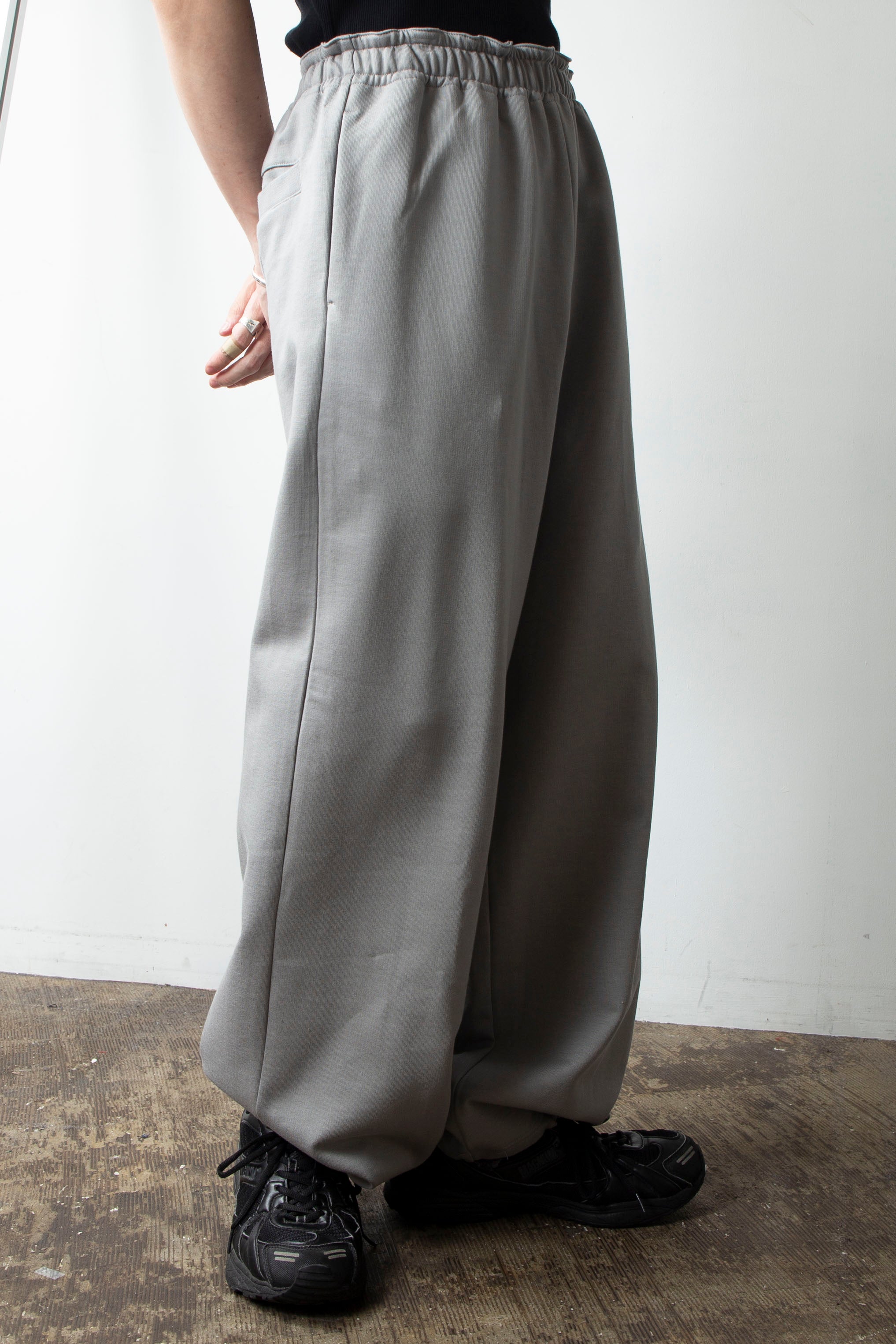 MANTIS SWEAT PANTS GRAY / ryaw（リャウ）通販 / 店舗 / 渋谷・神泉