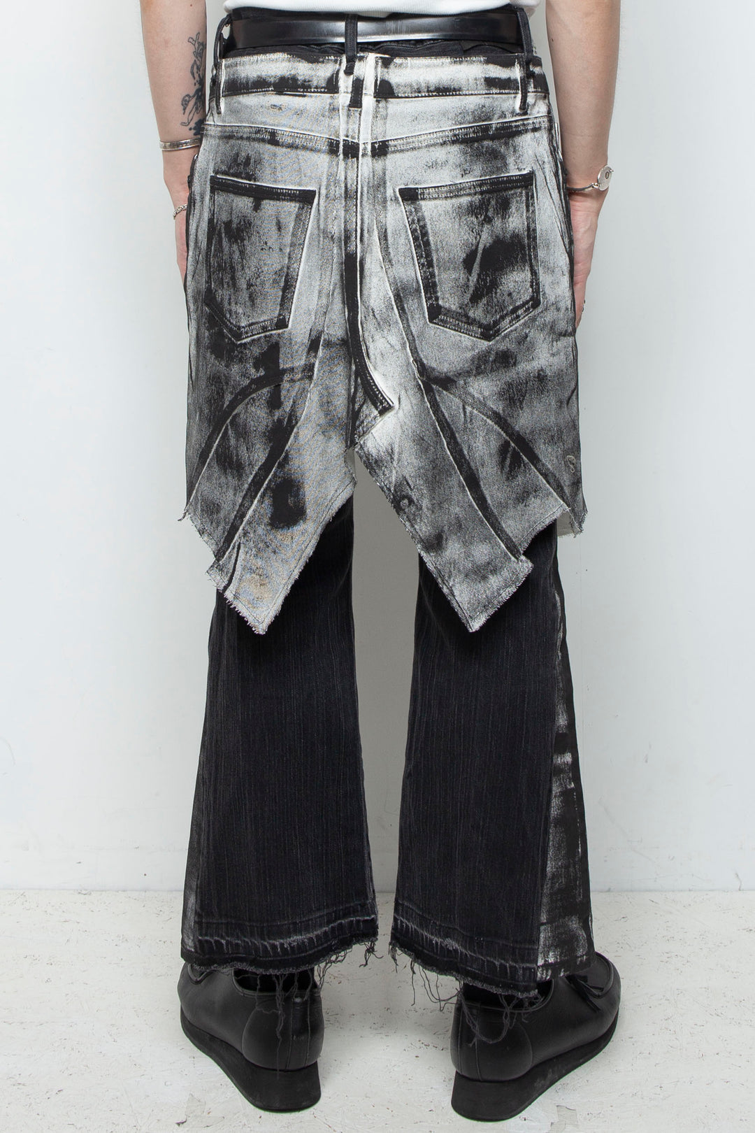 WRAPPED HAND PAINTING FLARE JEANS