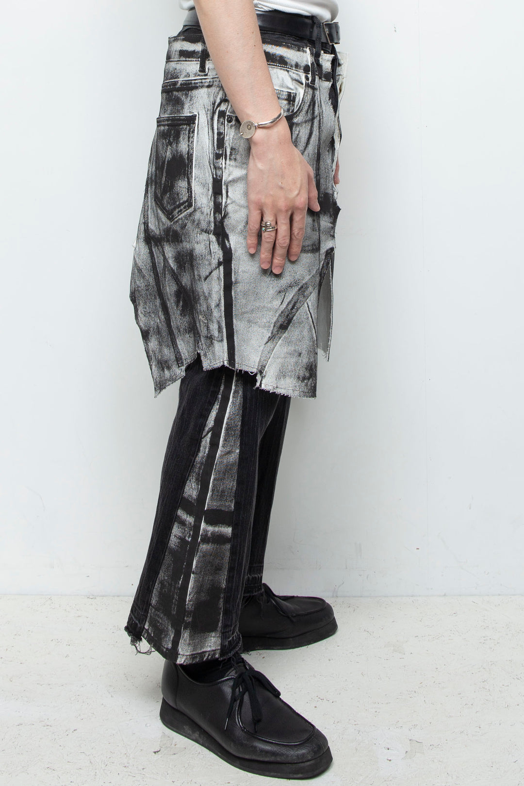 WRAPPED HAND PAINTING FLARE JEANS