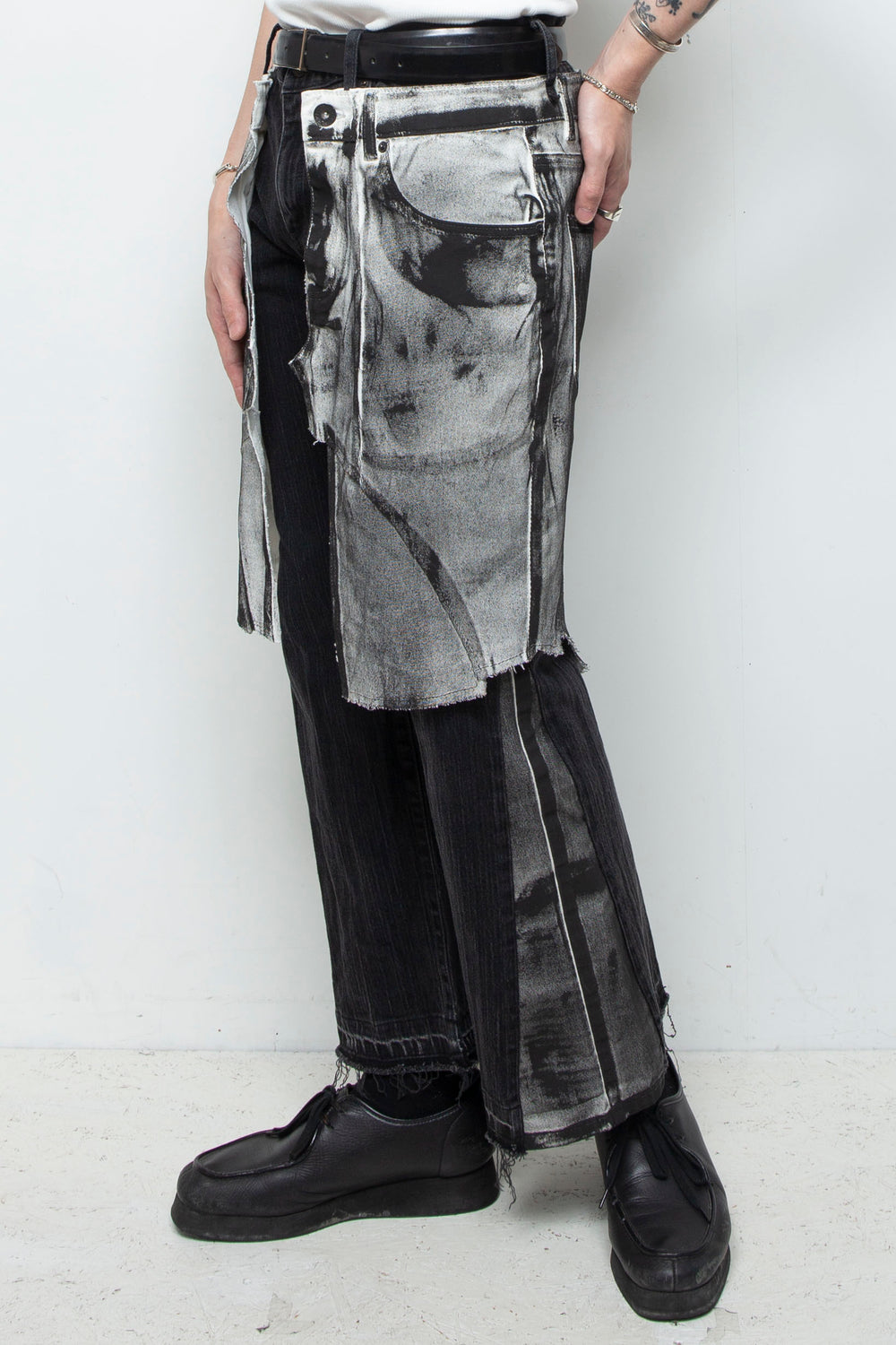 WRAPPED HAND PAINTING FLARE JEANS