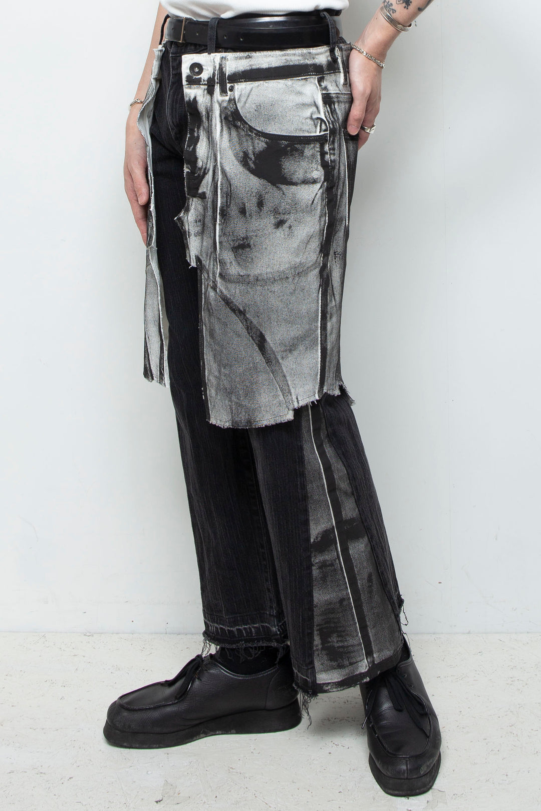 WRAPPED HAND PAINTING FLARE JEANS