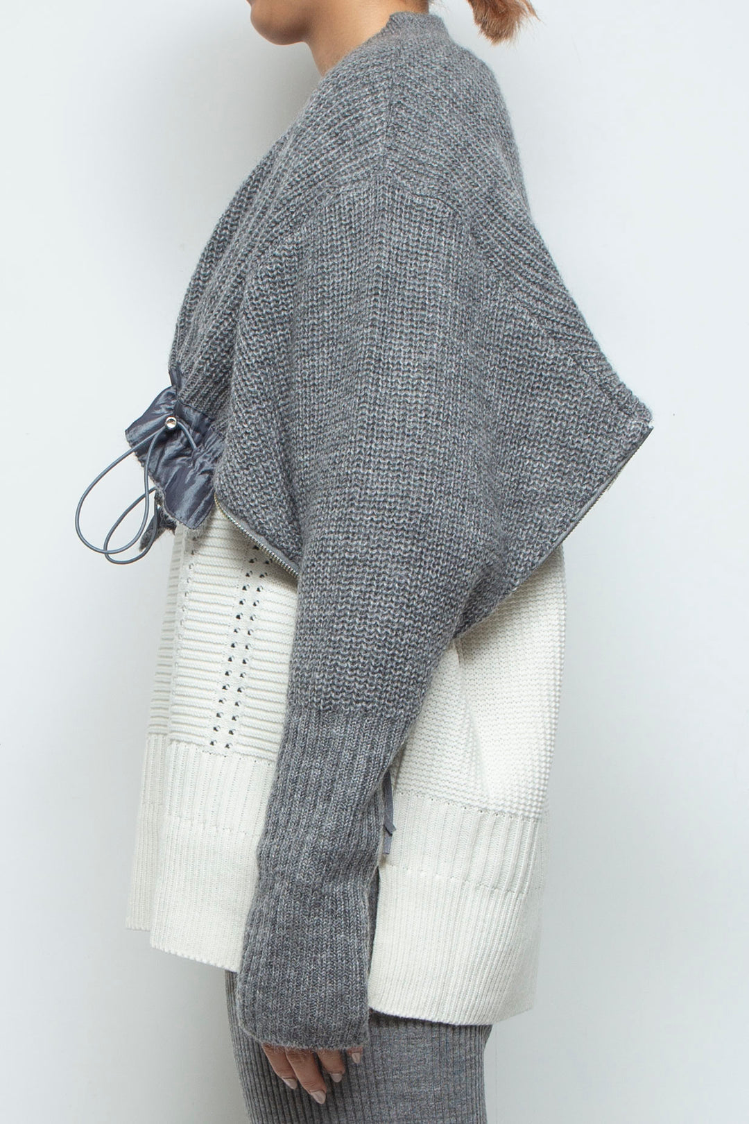 250201 KNIT GRAY