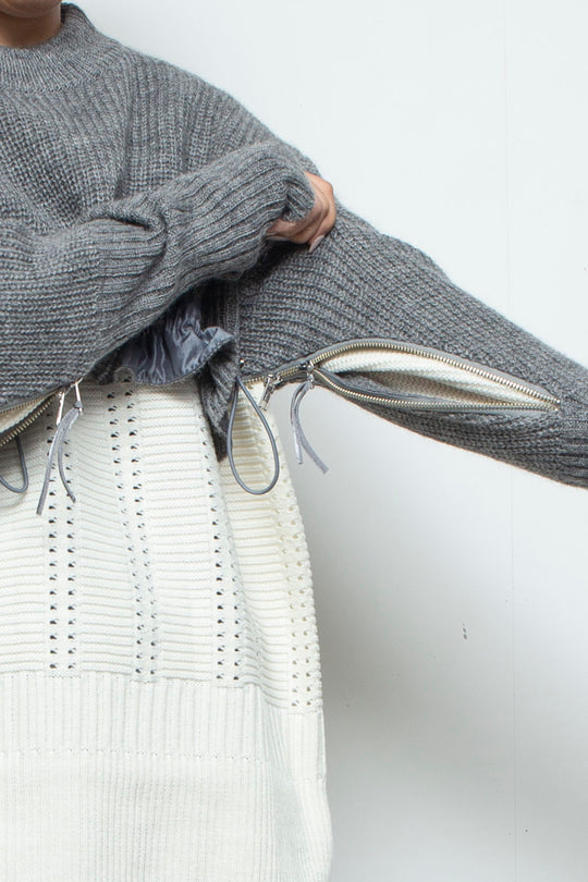 250201 KNIT GRAY