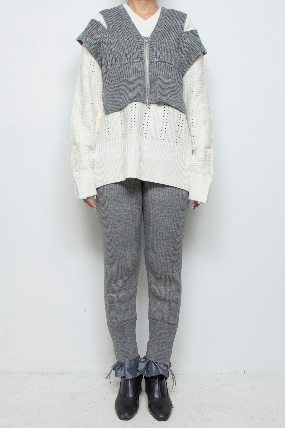 250202 VEST GRAY