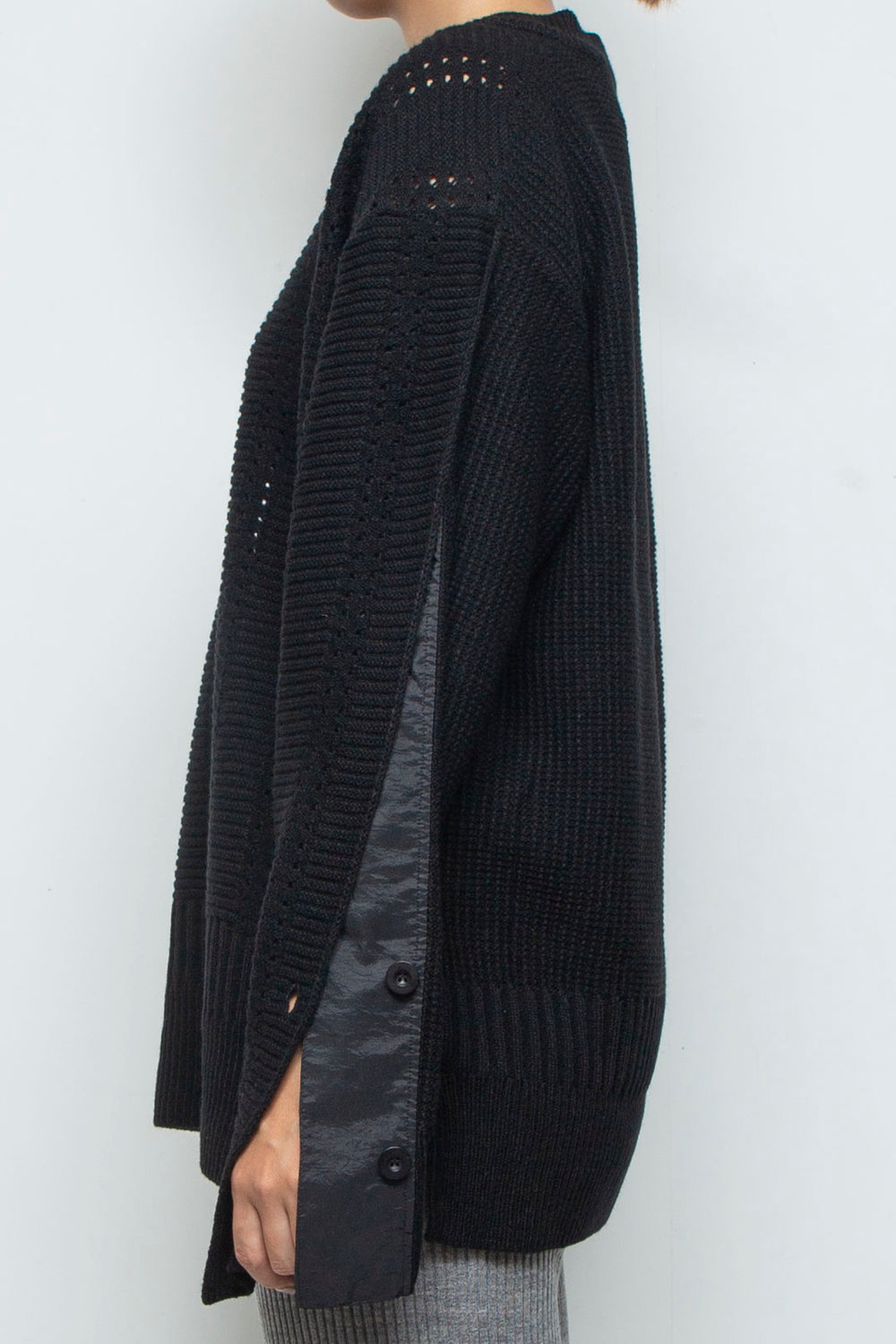 250203 TOPS BLACK