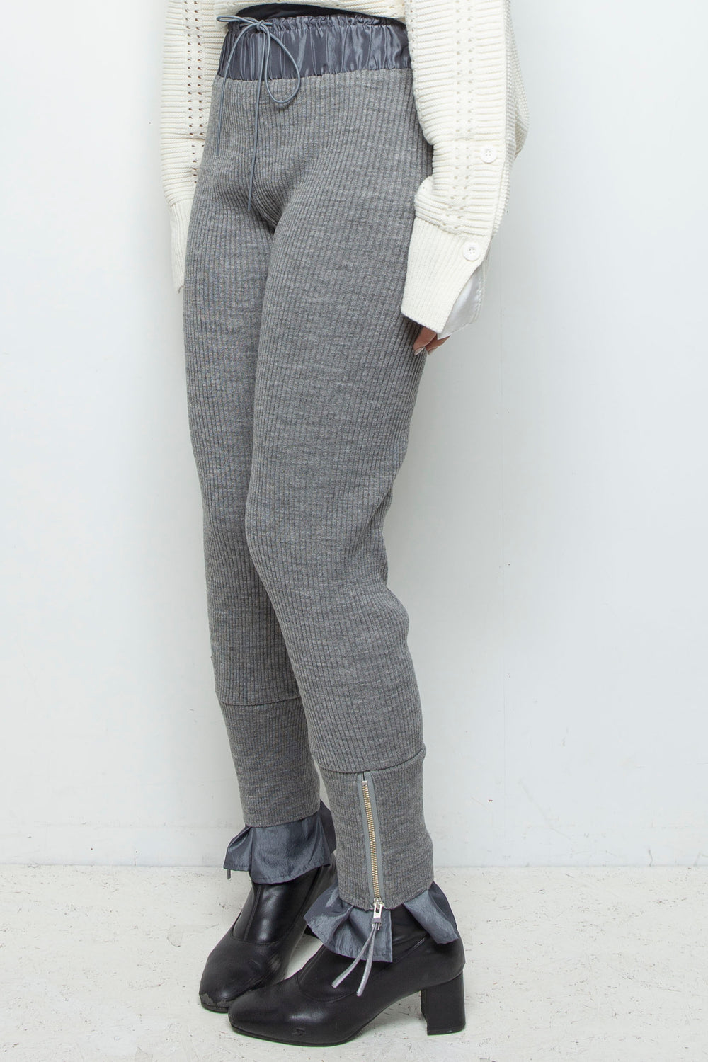 250204 PANT GRAY