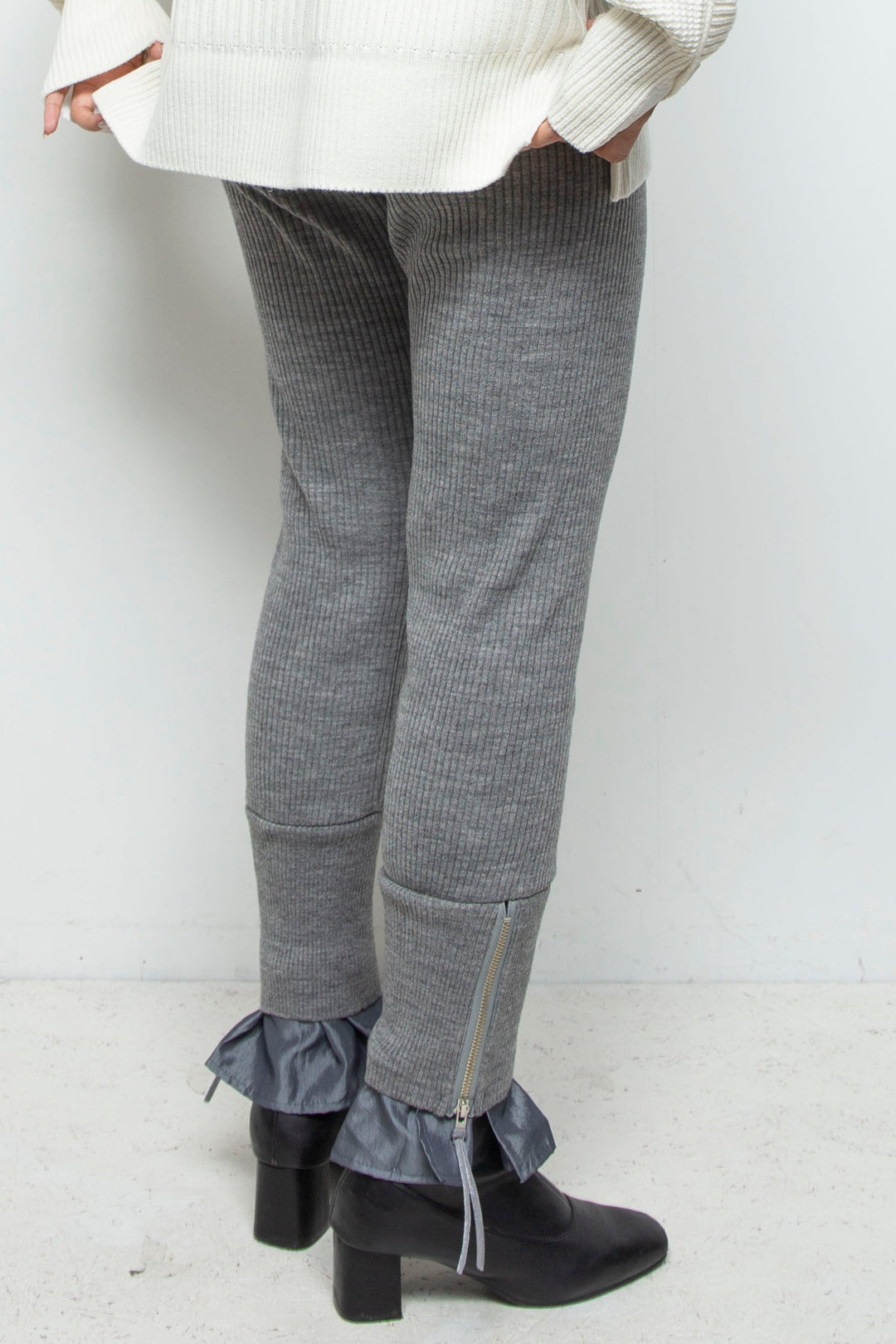 250204 PANT GRAY