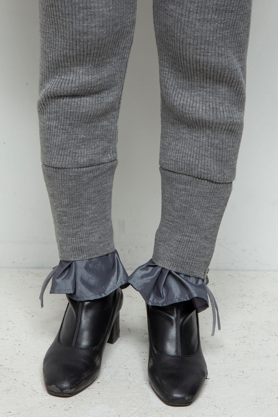 250204 PANT GRAY