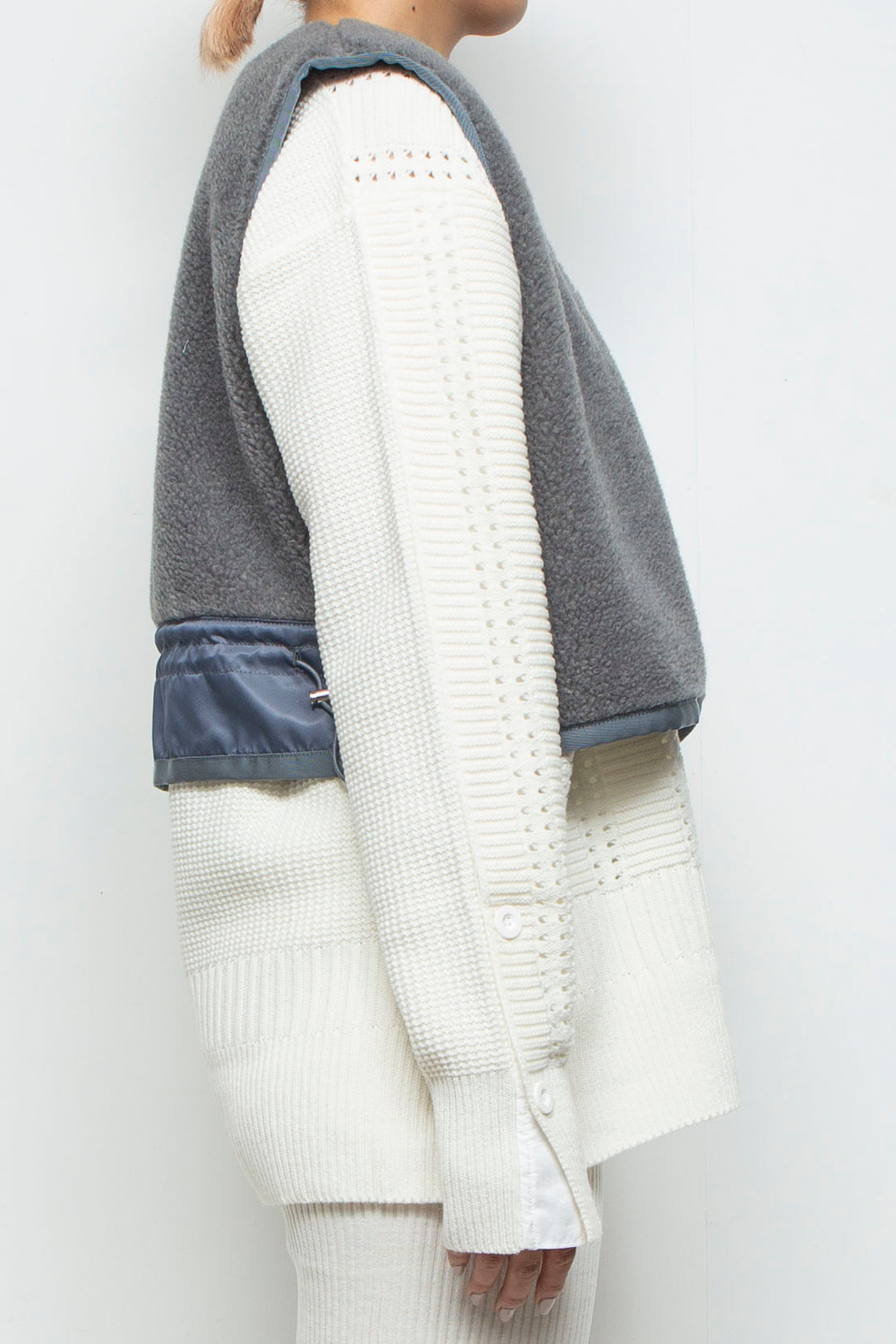 250209 VEST GRAY