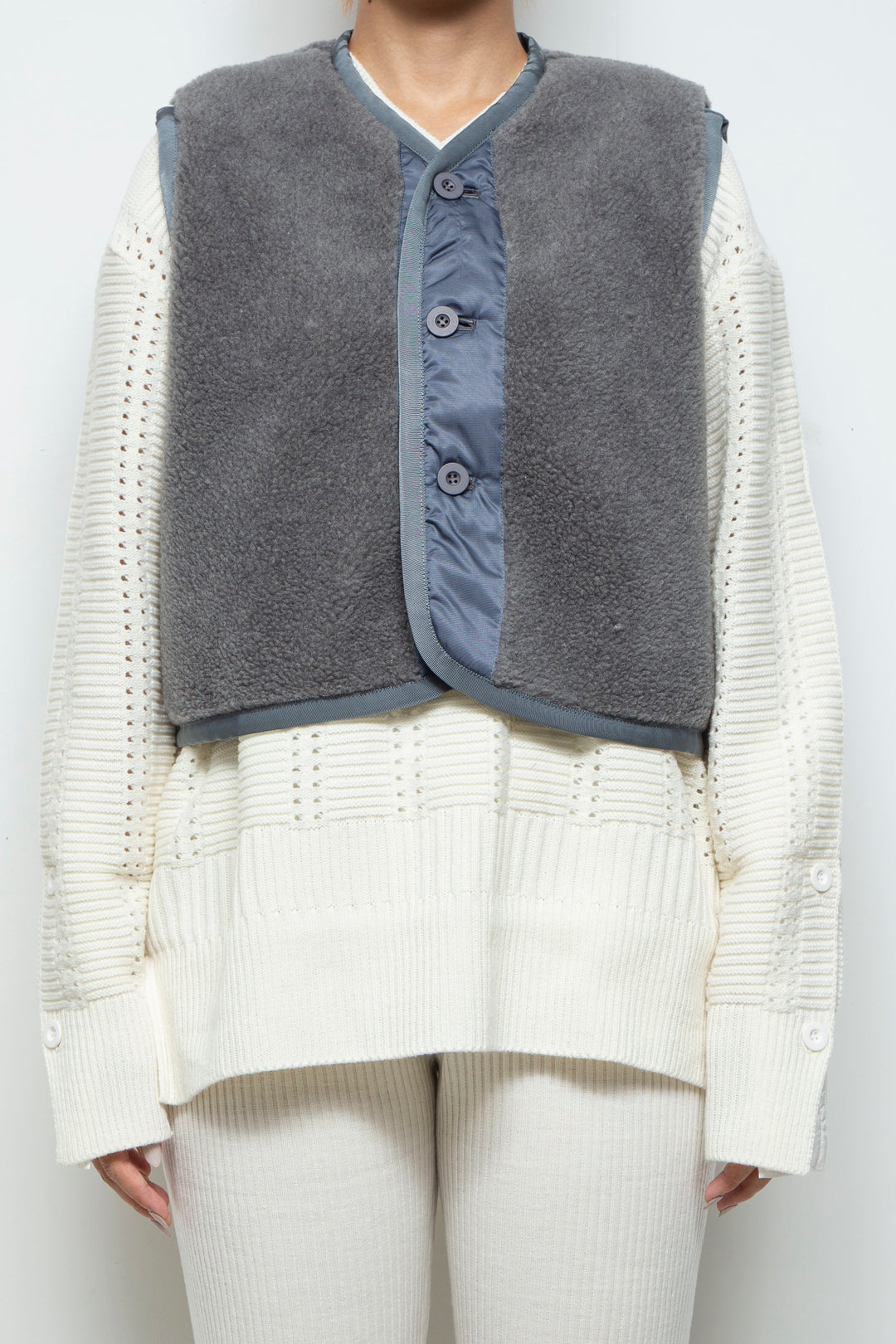 250209 VEST GRAY