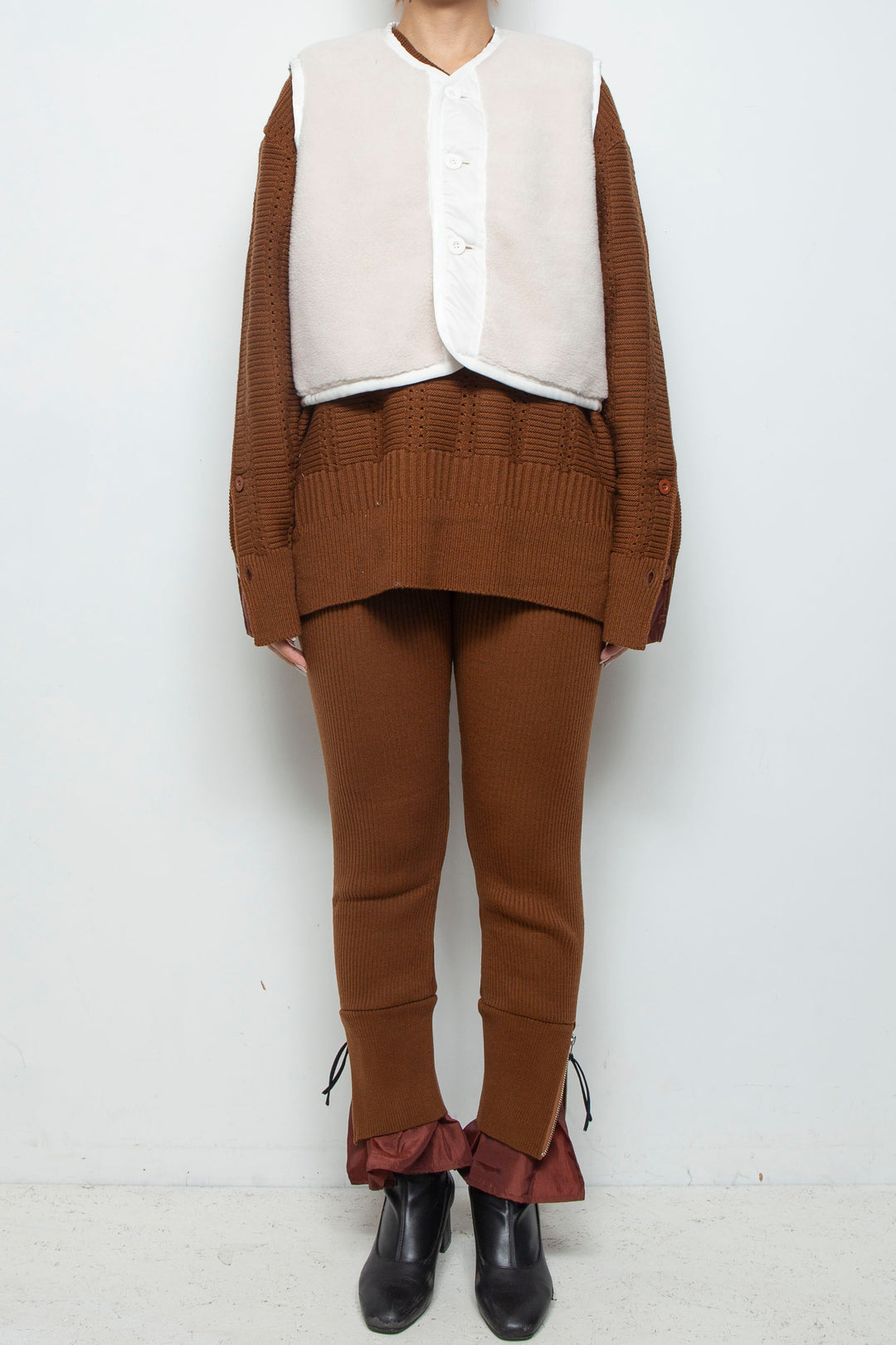 250209 VEST WHITE