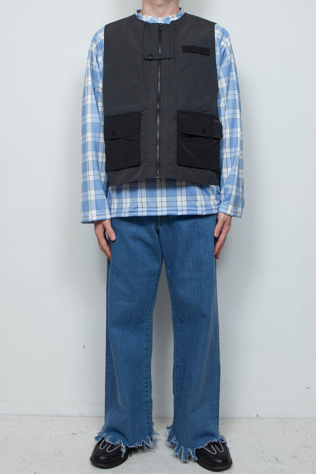 TRAVEL VEST V2 BLACK