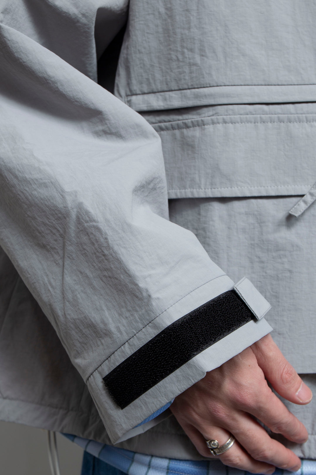 FRONT RIBBON JACKET LIGHT GRAY