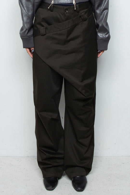 Deconstructing silhouette casual pants