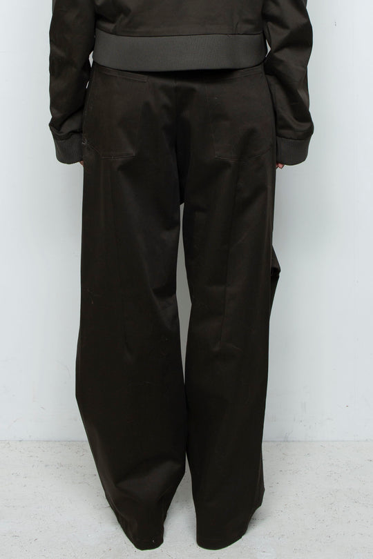 Deconstructing silhouette casual pants