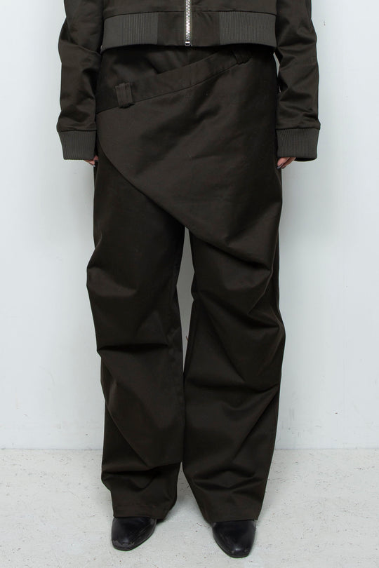 Deconstructing silhouette casual pants