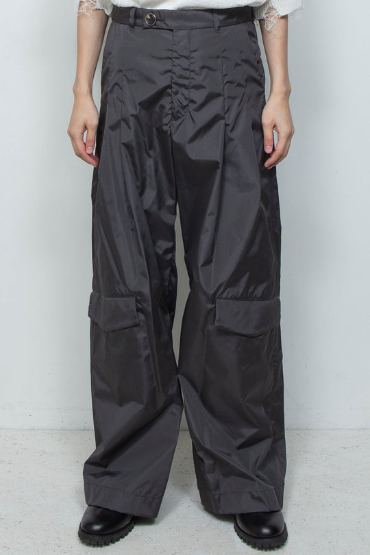 TRUSSAIR®︎ TWILL シンフラップバギートラウザー CHARCOAL