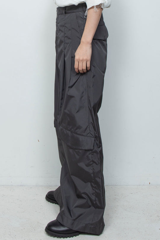 TRUSSAIR®︎ TWILL シンフラップバギートラウザー CHARCOAL