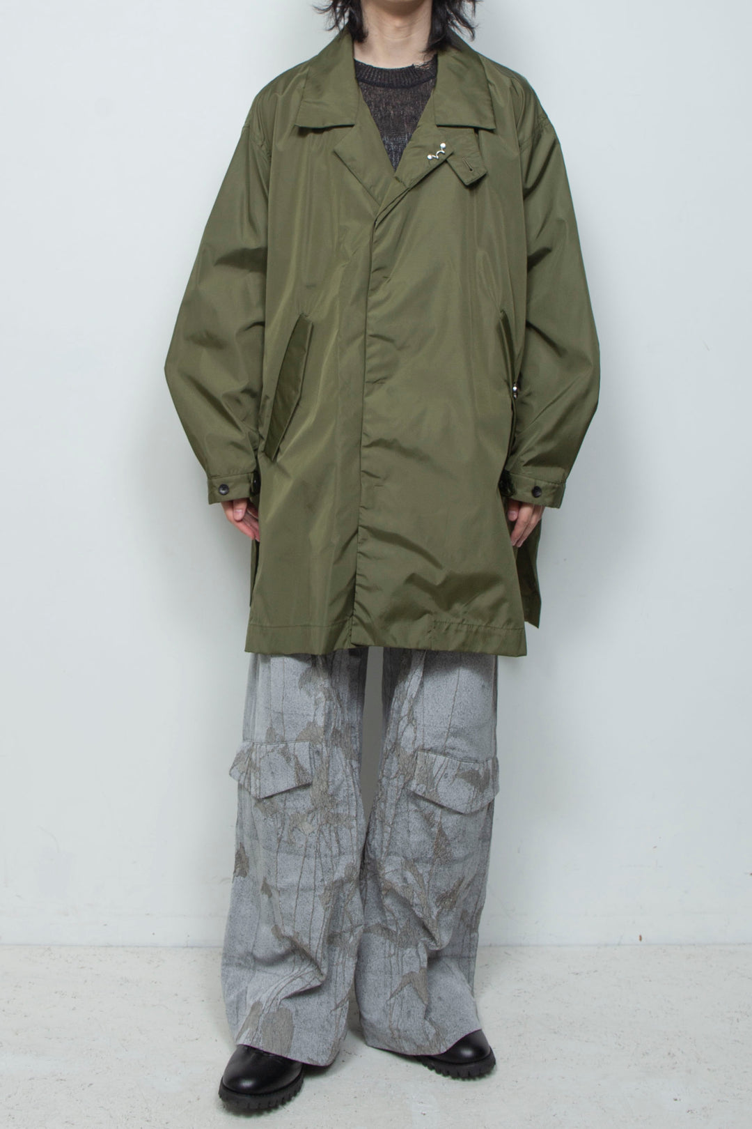 TRUSSAIR®︎ TWILL セミロングステンカラーコート MILITARY GREEN