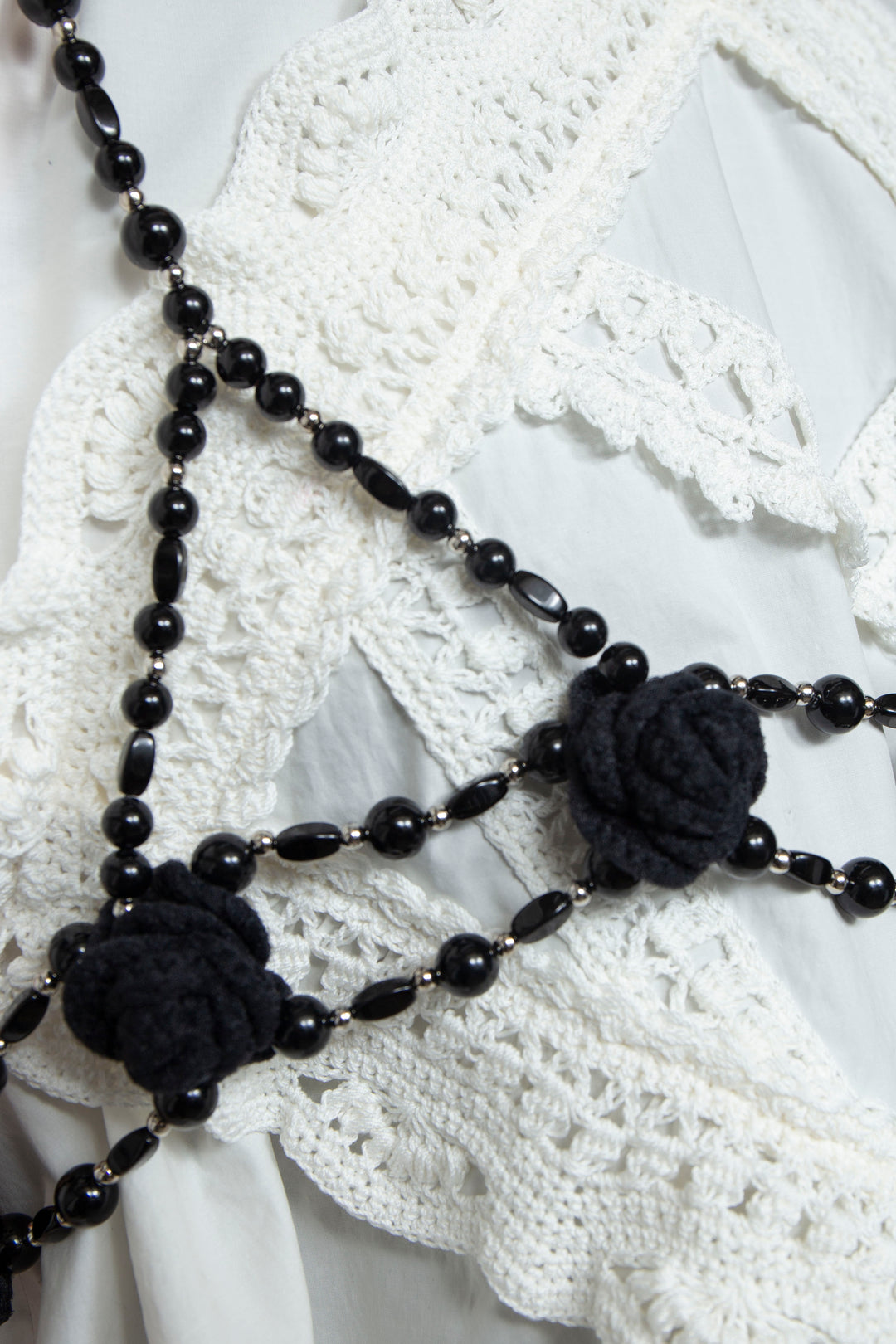 Crochet flower&beads harness black