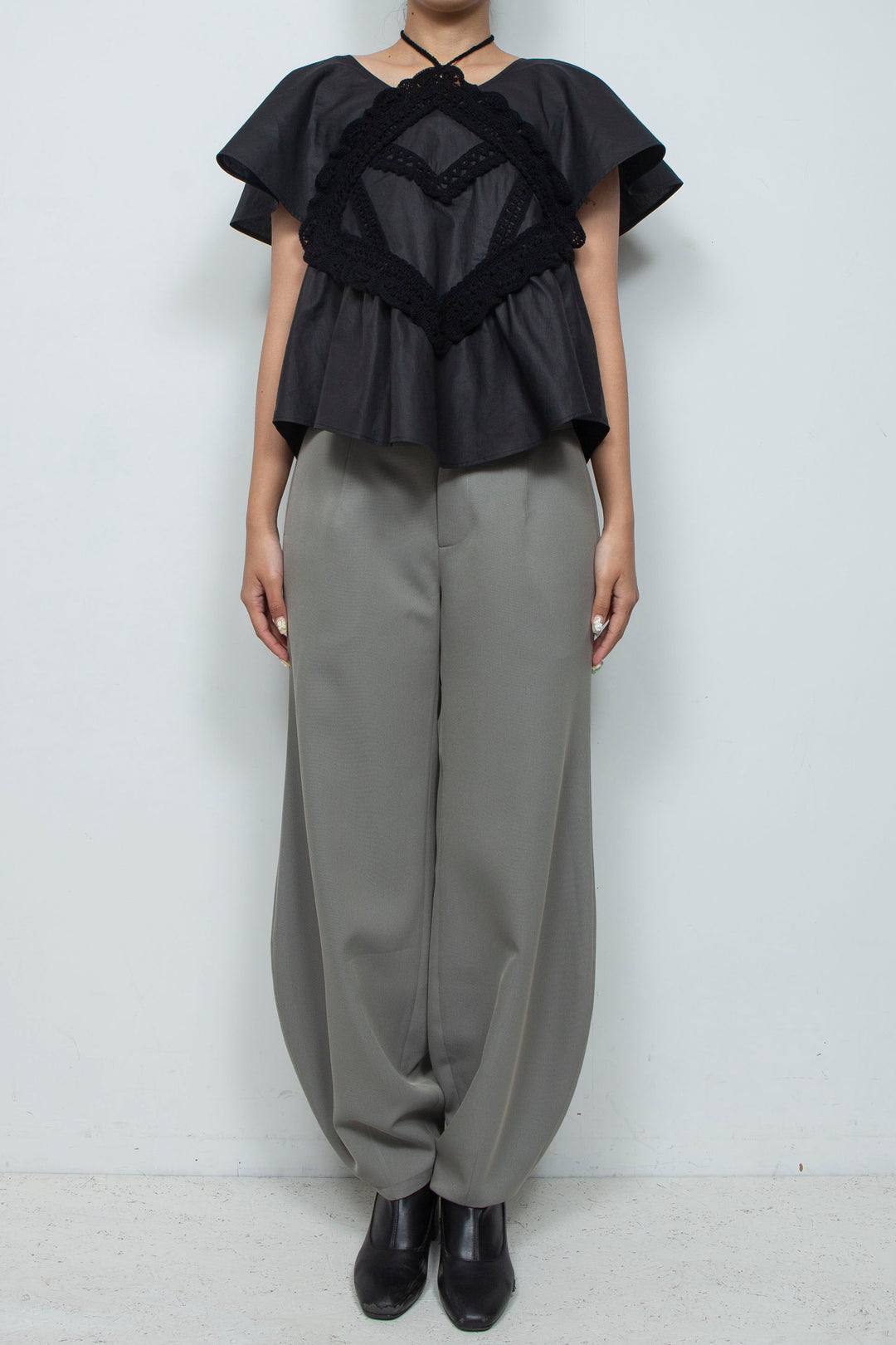 Square crochet edging top black