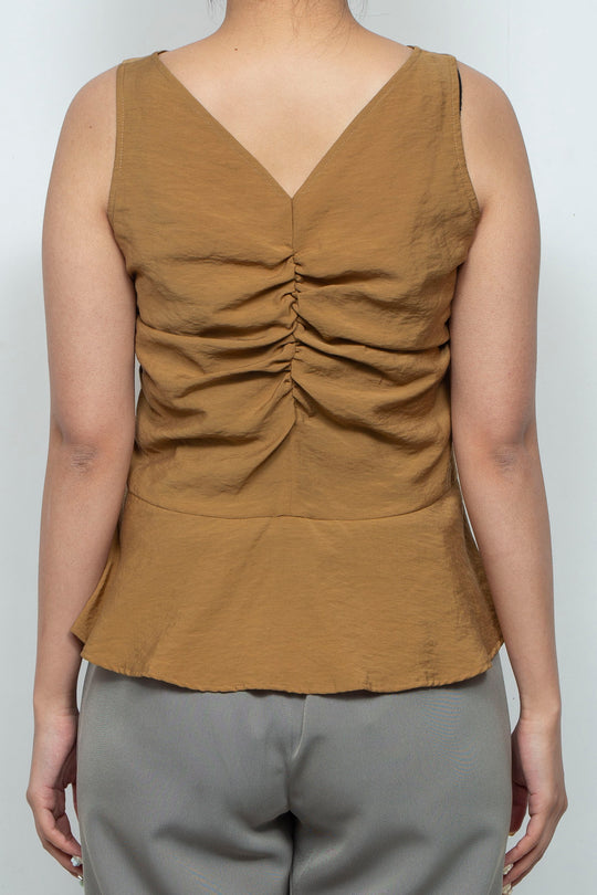 Front gather peplum hem top moca