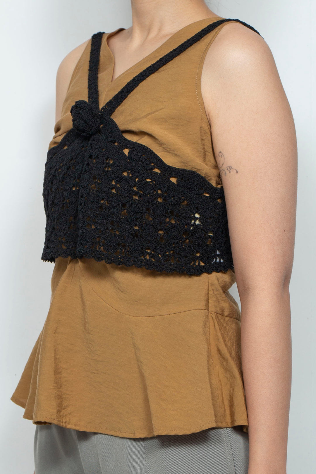 Crochet crop top black