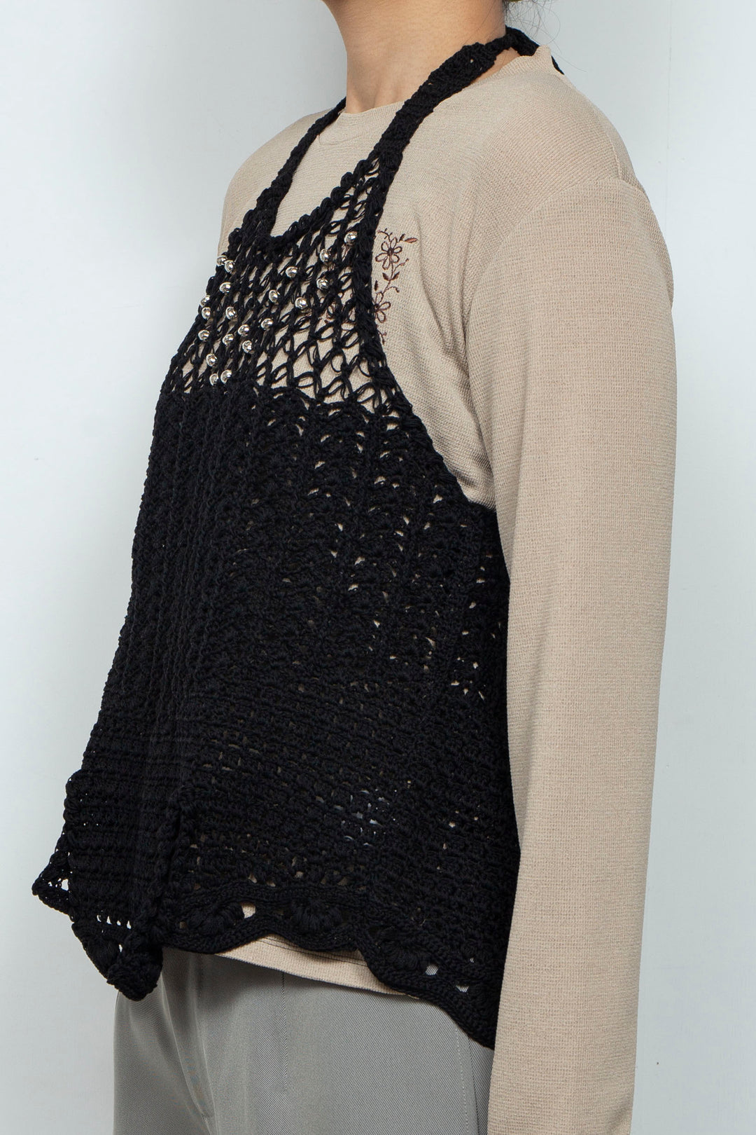 Lover’s knot & beads crochet top black