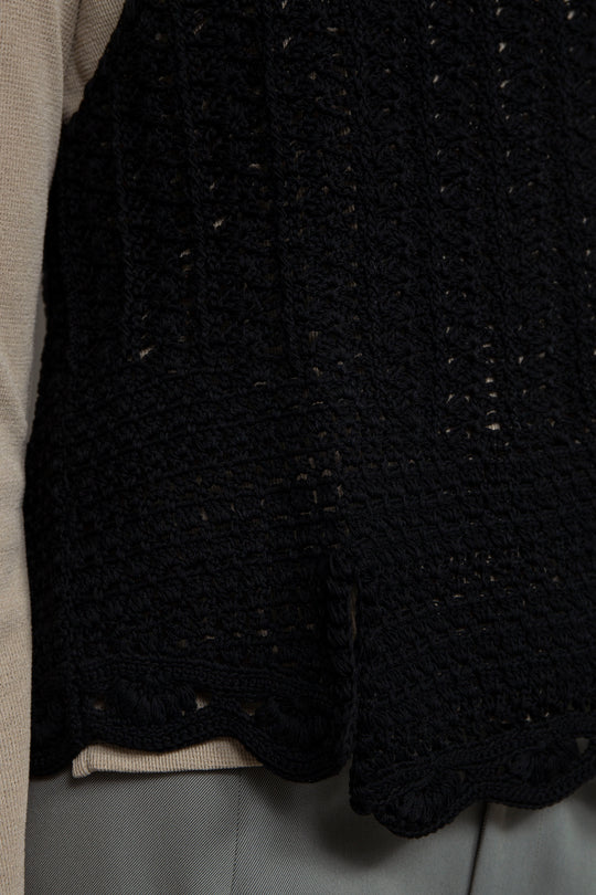 Lover’s knot & beads crochet top black