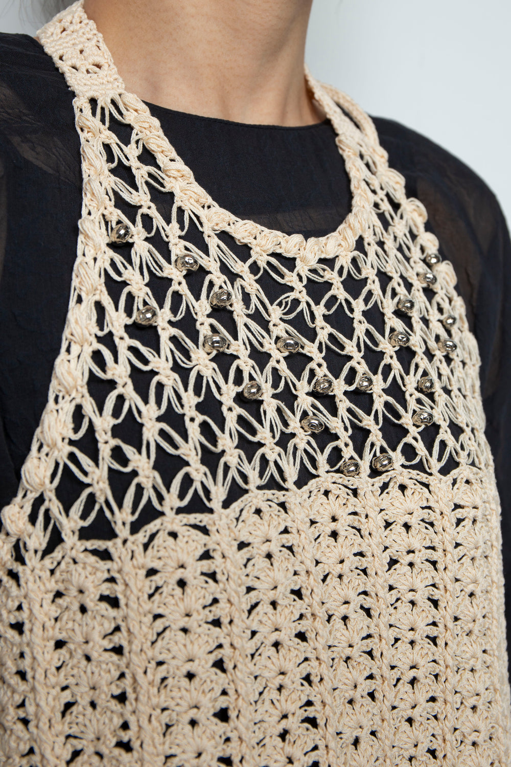 Lover’s knot & beads crochet top ecru