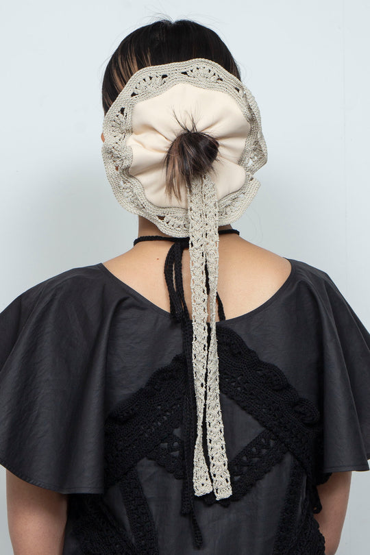 Crochet circle Scrunchie beige