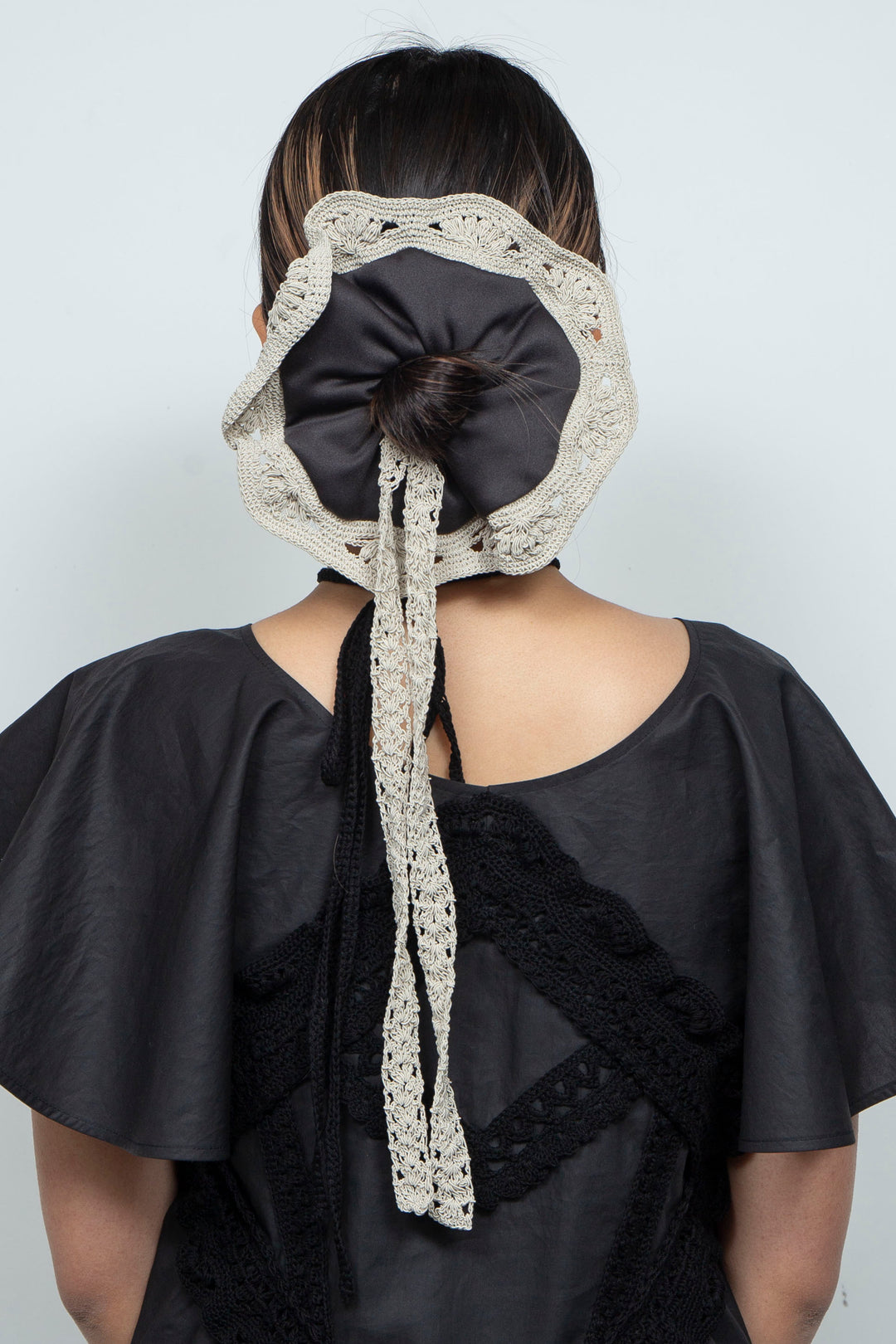 Crochet circle Scrunchie black