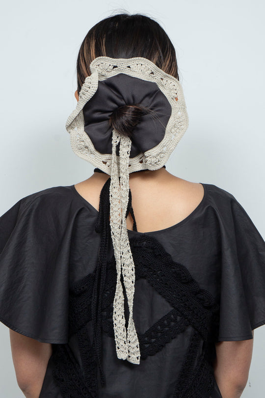 Crochet circle Scrunchie black