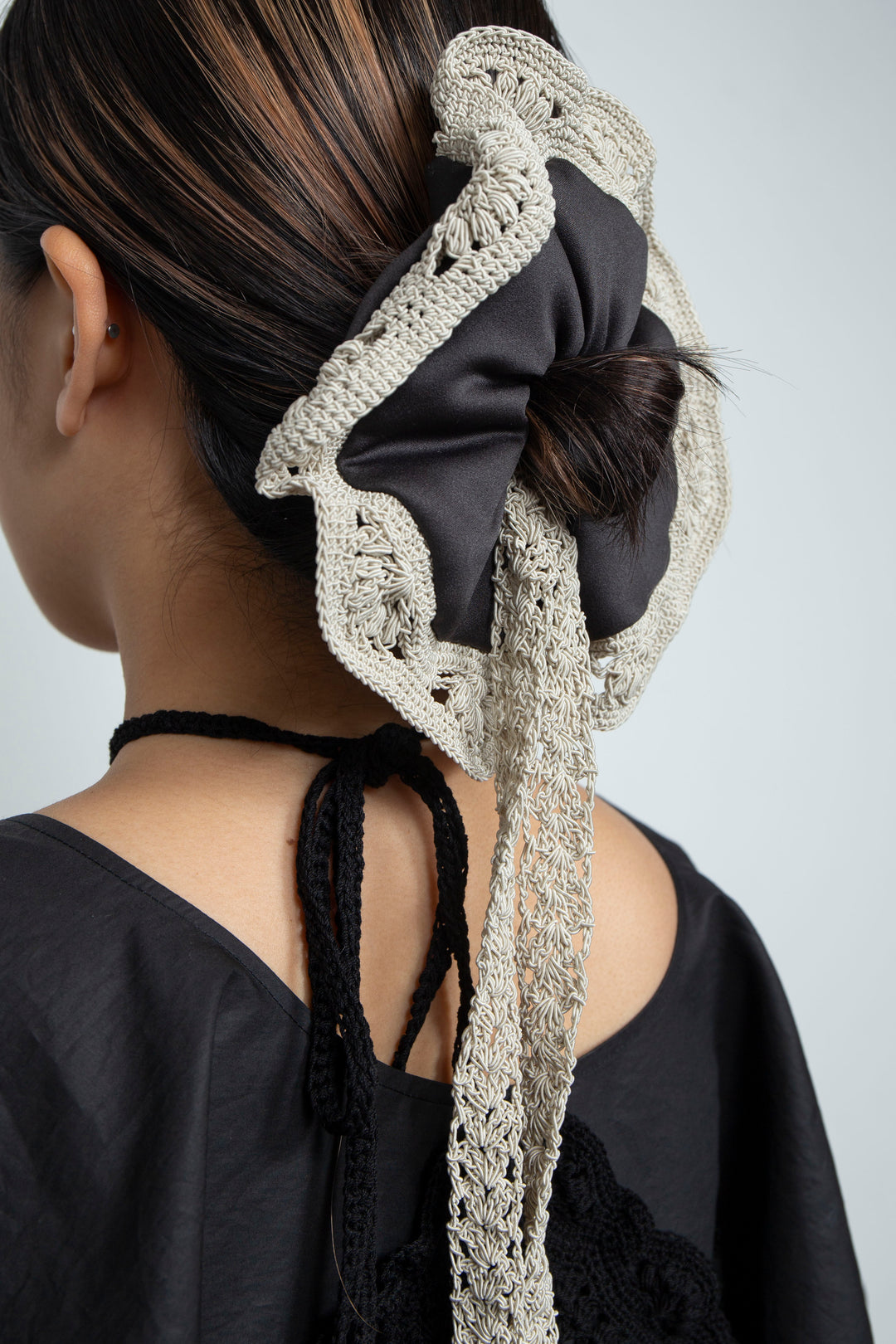 Crochet circle Scrunchie black