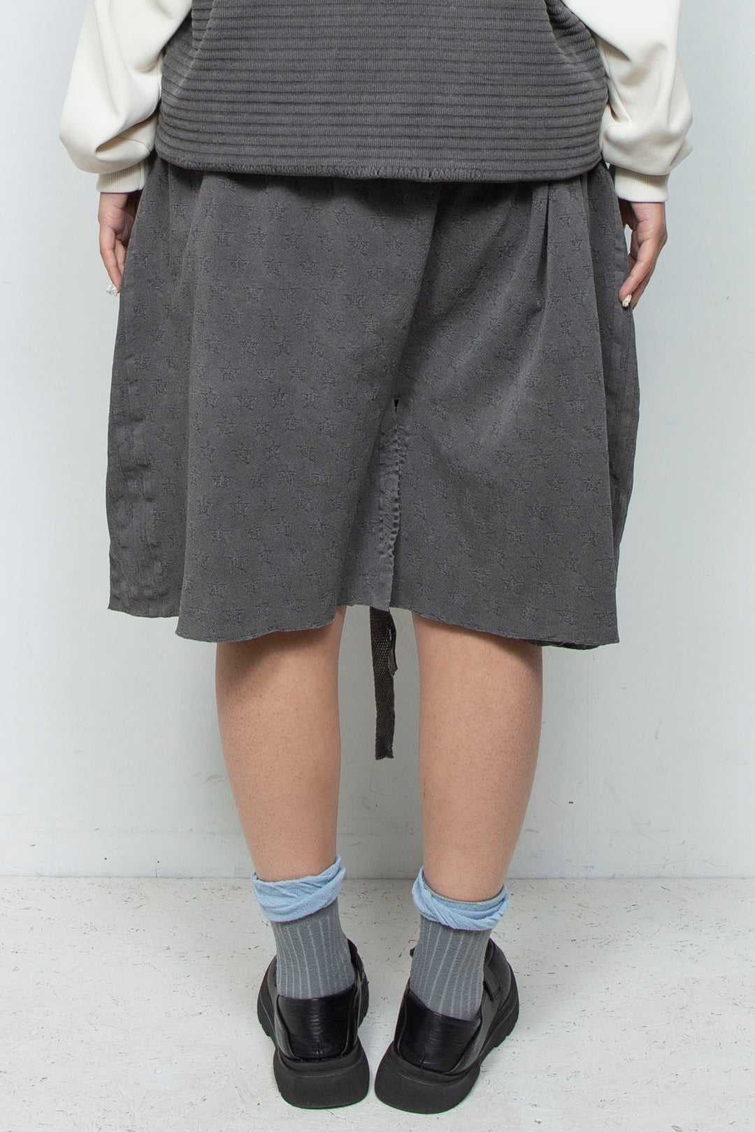 RELAXED SEAMLESS SHORTS Gray