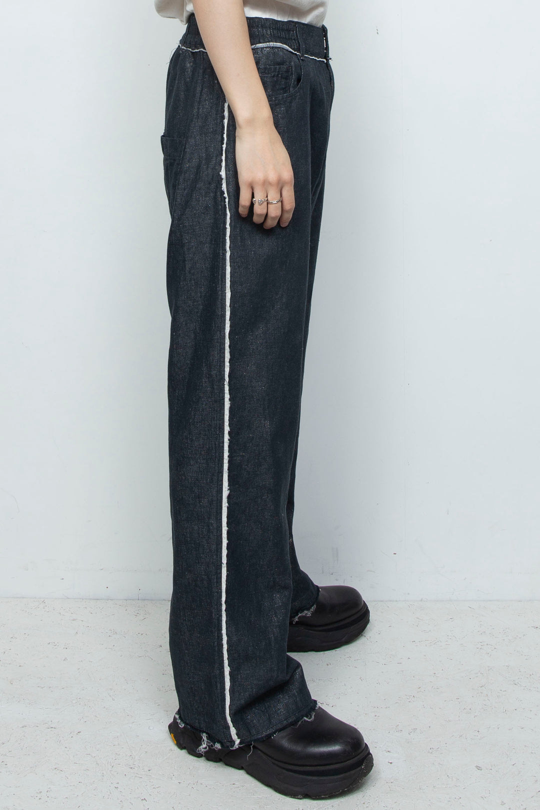 ホイルプリントローライズ5Pセミフレアパンツ BLACK FOIL