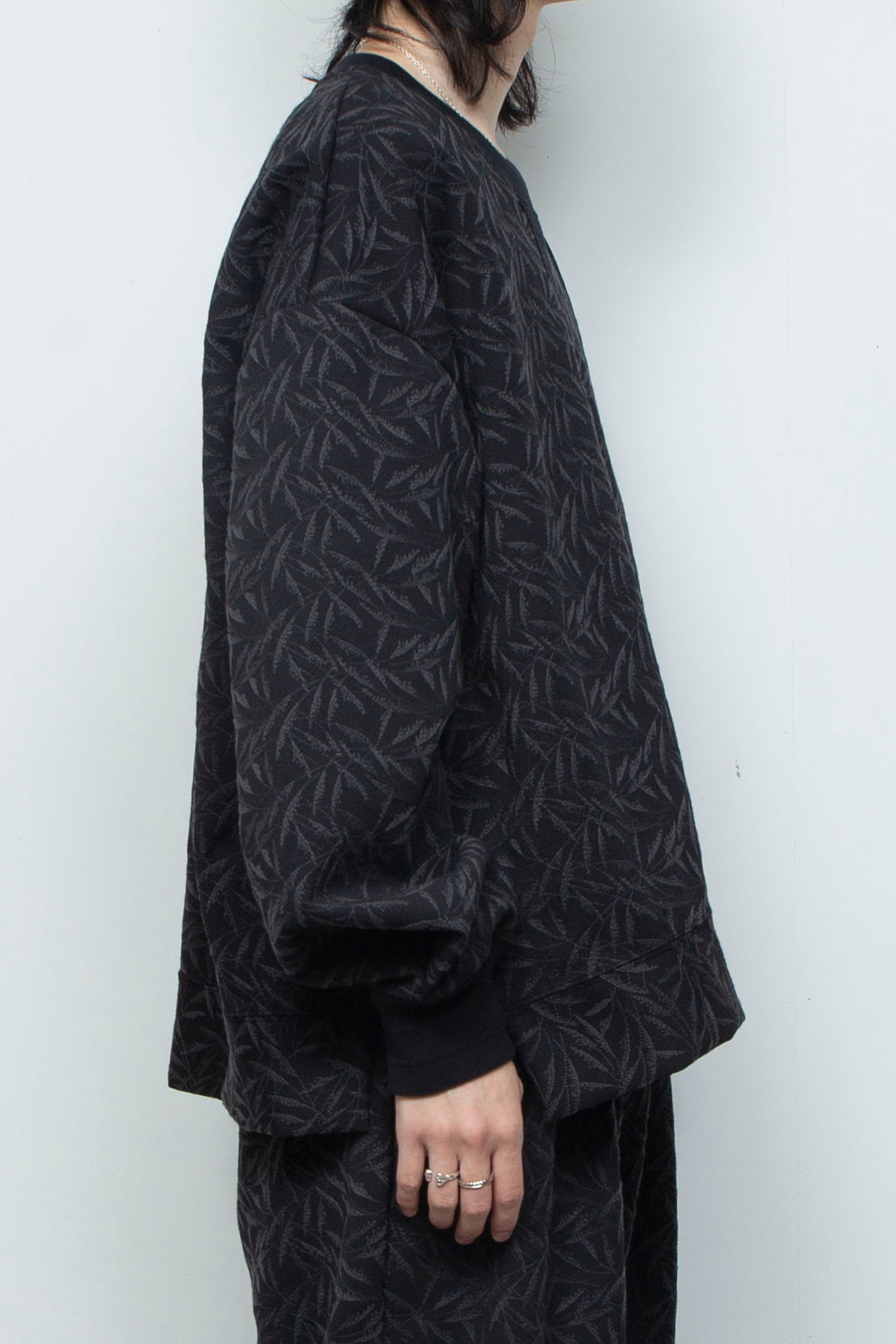 フルエンブロイダリージャージープルオーバー BLACK