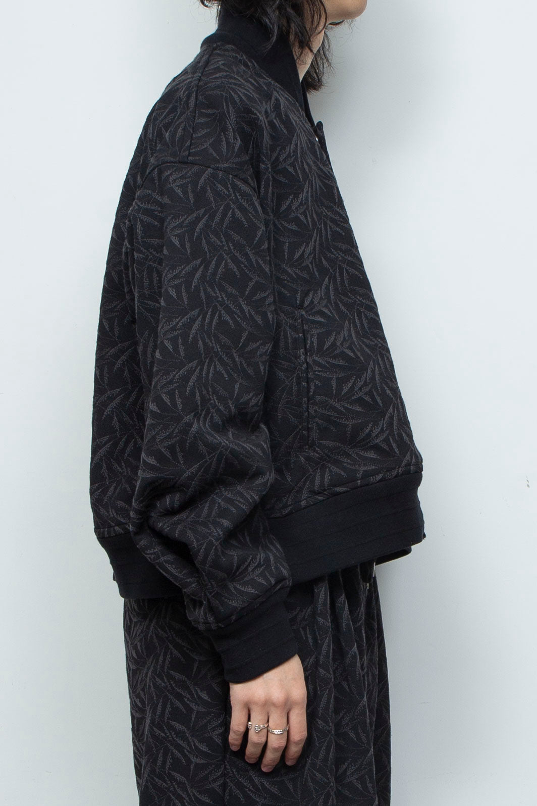 フルエンブロイダリージャージースタジアムブルゾン BLACK